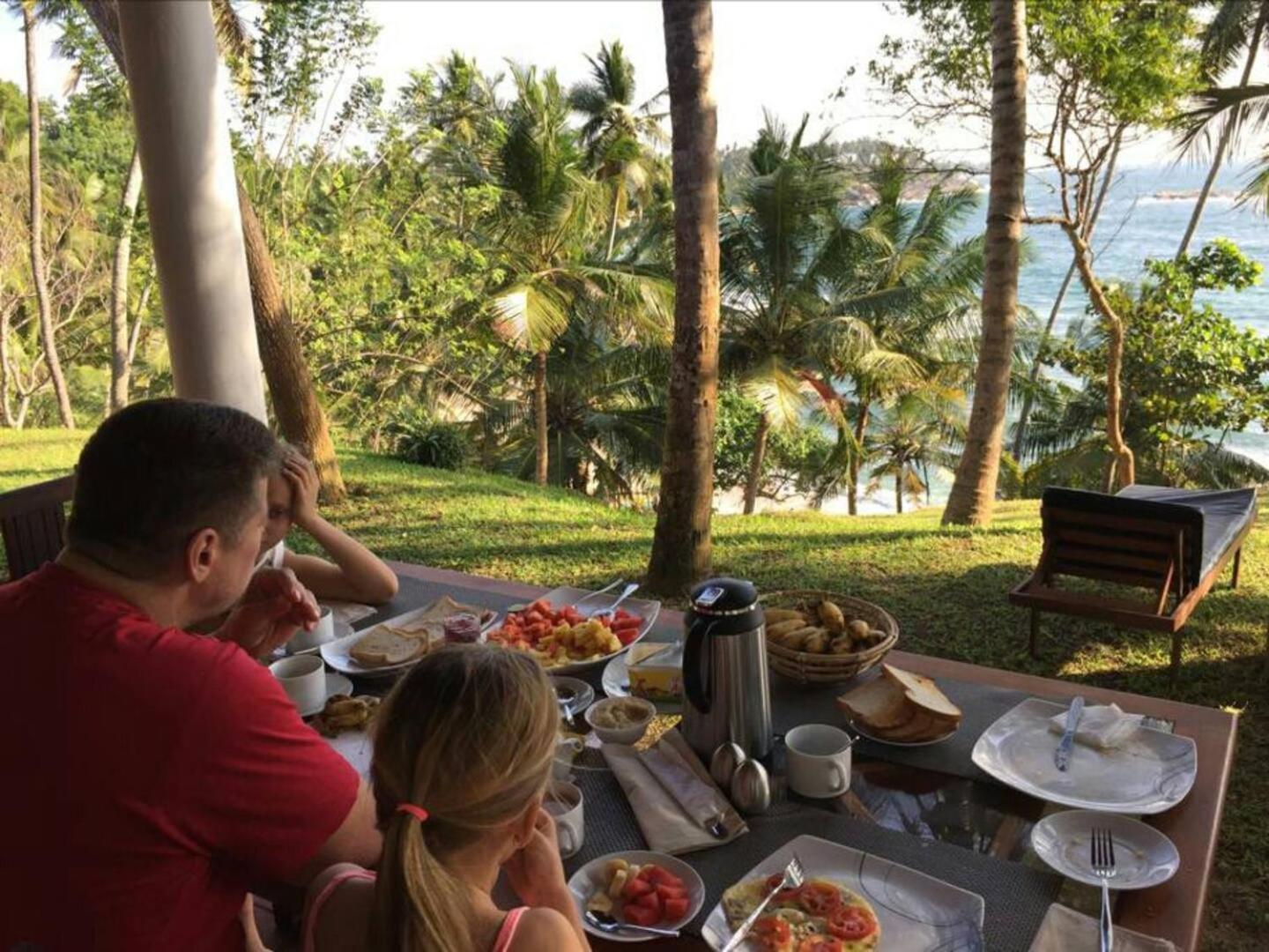Bluewind Resort Tangalle Buitenkant foto